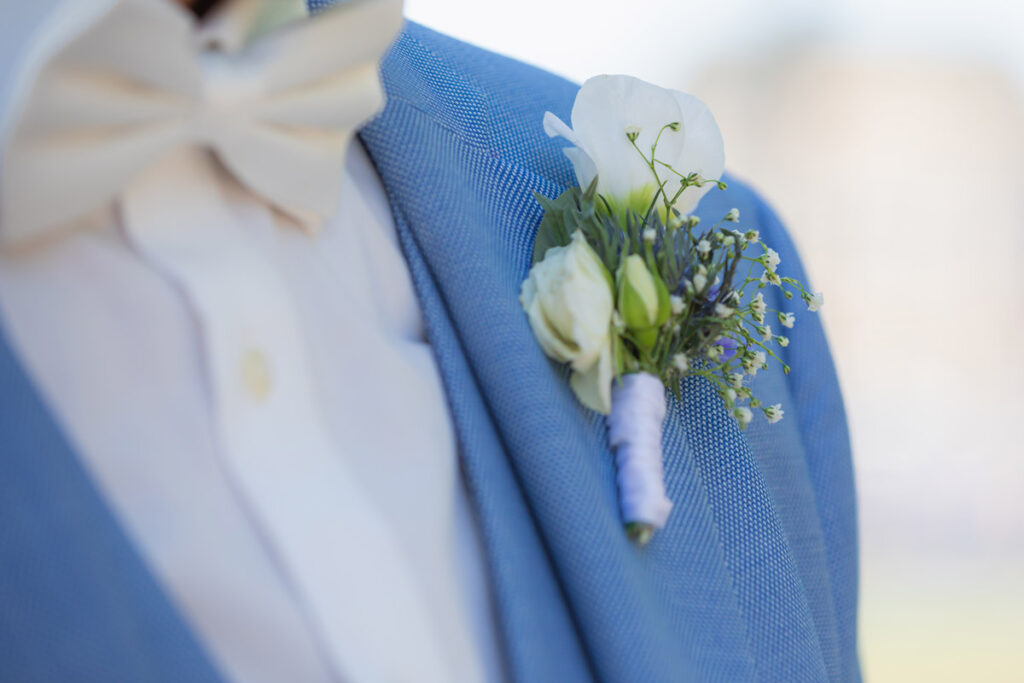 Detailaufnahmen des Bräutigams zur Hochzeit - Hochzeitsanzug Dresden